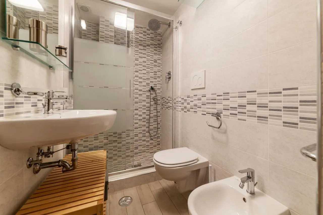 Termini Central And Elegant Apartment Rome